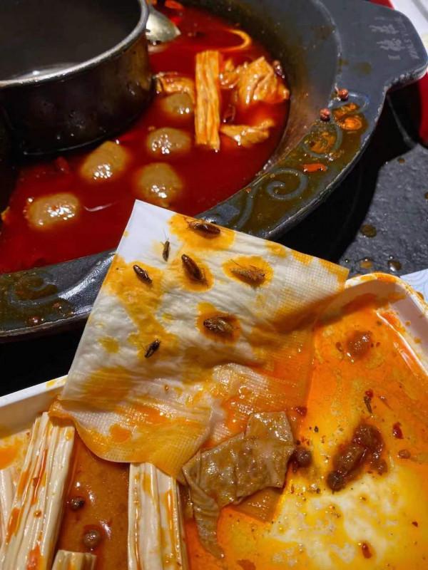 這張老照片只認得出成龍和賈玲，其他兩個是誰？