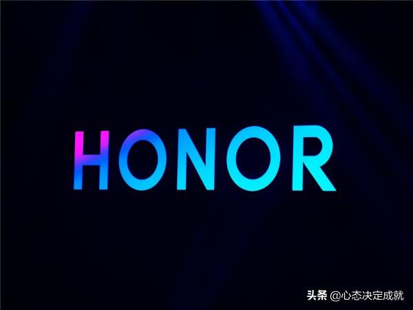 榮耀將打造屬於榮耀消費者的頂級旗艦,將使用可摺疊面板 榮耀將打造屬於榮耀消費者的頂級旗艦,將使用可摺疊面板