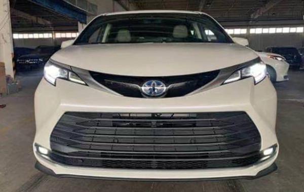 實拍國產豐田賽那入門級車型 車內配置縮水，有望9月21日開啟預售