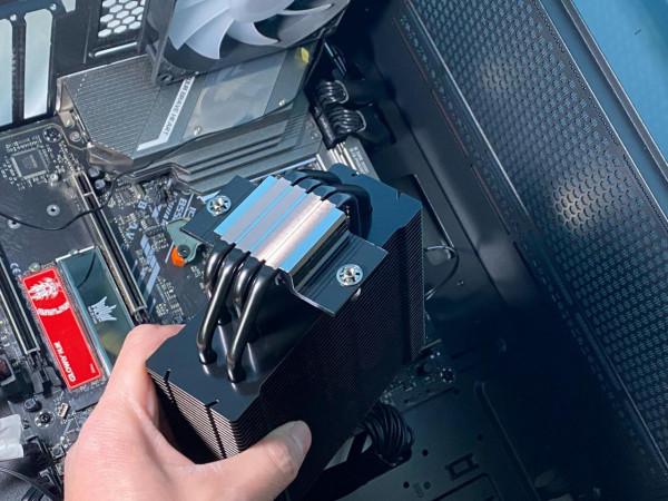 89元的風冷能壓住超頻的5600X嗎?實測超頻三東海R4000 89元的風冷能壓住超頻的5600X嗎?實測超頻三東海R4000