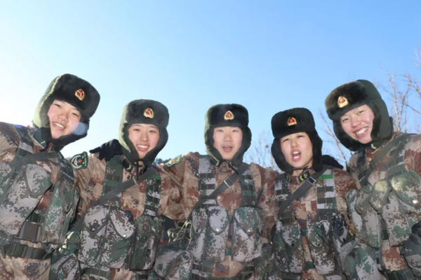 燕冀深山，女兵沉浸式訓練