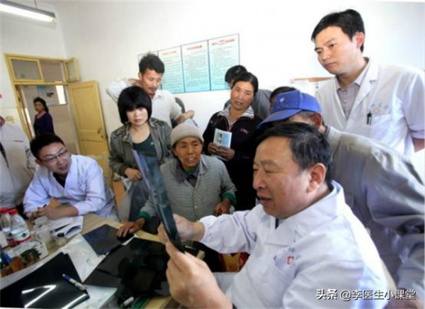 胃痛大半年,患者做胃鏡查出潰瘍,醫生:你這個情況是胃癌 胃痛大半年,患者做胃鏡查出潰瘍,醫生:你這個情況是胃癌