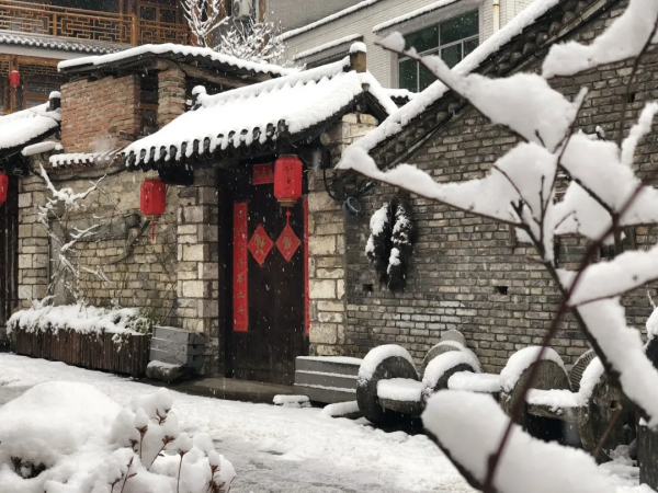 留壩：雪花紛飛迎新春 銀裝素裹靚山城