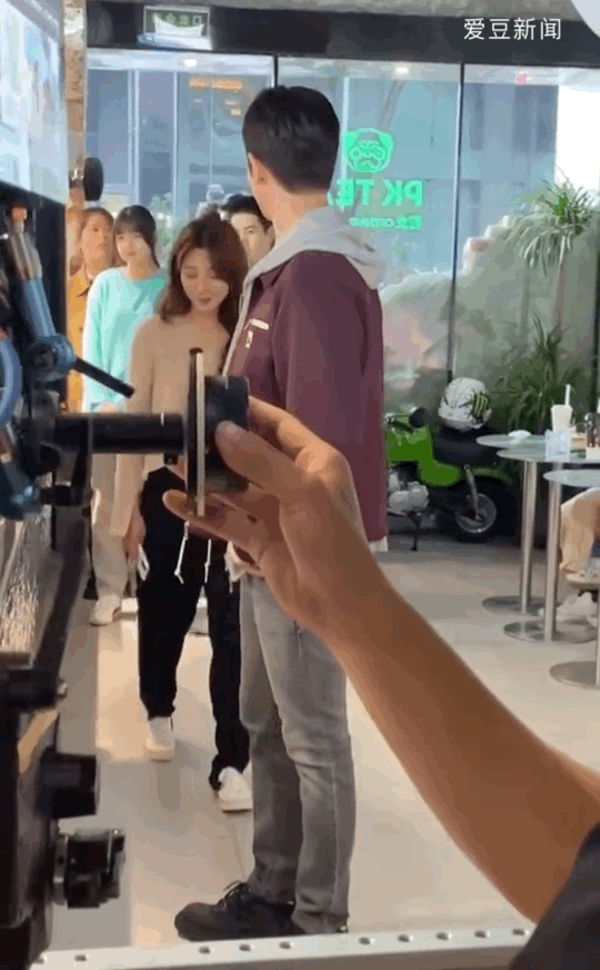 不墊鼻子、不動臉，個個都是原生態臉，這9位明星越看越招人喜歡