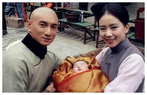 娛樂圈10對老夫少妻的組合，各有各的故事