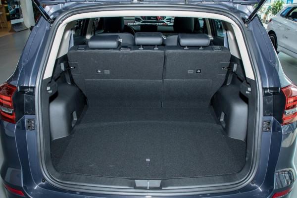 頂配才9.38萬，和榮放差不多大，1.5T動力+前後獨懸，比亞迪宋