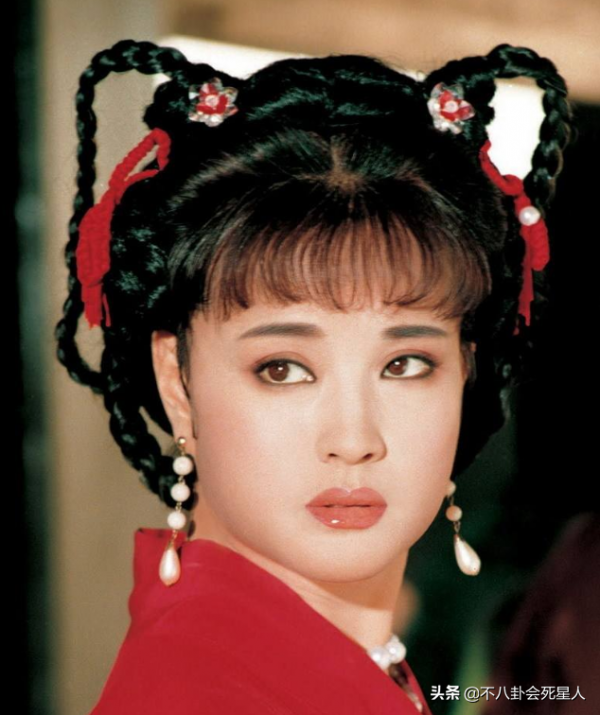 高圓圓新劇口碑爆棚，她不打針不扮嫩，打了多少中年女演員的臉？