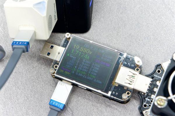 這顆硬糖確實夠硬！硬糖30w迷你快速充電器