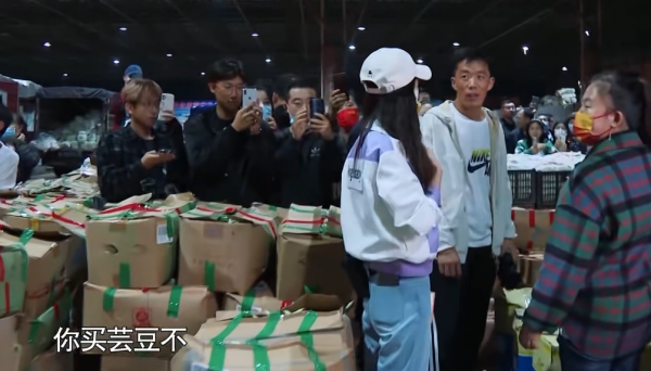 《奔跑吧》一共8位嘉賓，7位收到農民送的蔬菜，只有baby沒收到