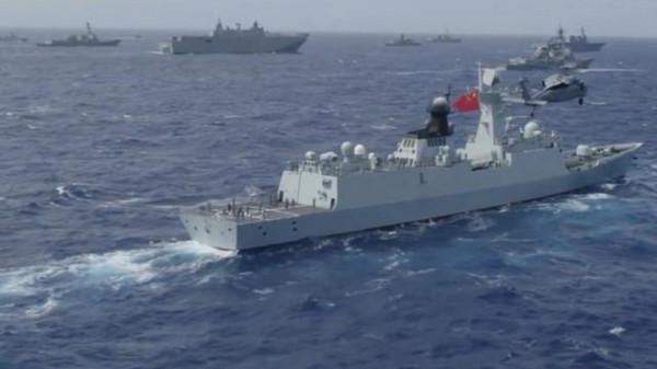 1997年香港迴歸前夕,英國34艘軍艦闖入南海,與我軍對峙三天後認慫
