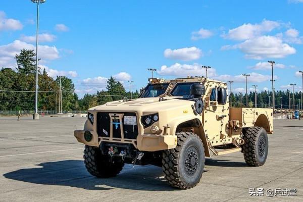 猛士三代剛超過悍馬，美國又換裝新車？JLTV戰術車防雷效能更優秀