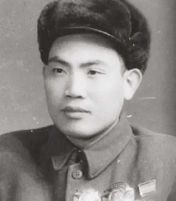 被七倍敵軍包圍，率部殺出後林彪不相信，問：你是團長？才27歲