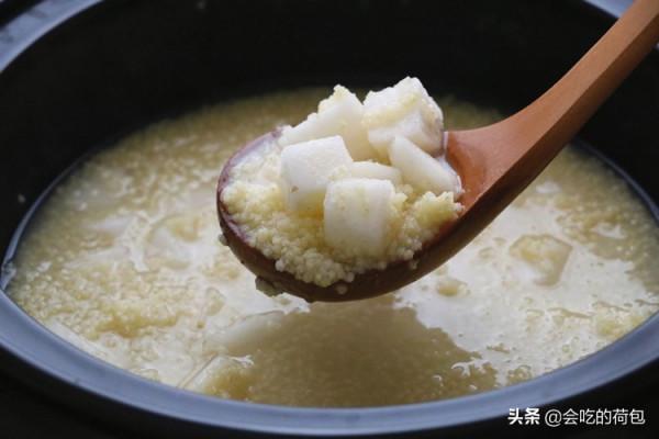 入秋後,梨子和小米是絕配,堅持每週煮2次,整個秋天都舒坦 入秋後,梨子和小米是絕配,堅持每週煮2次,整個秋天都舒坦