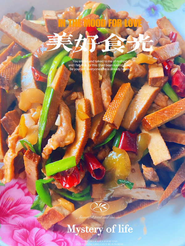 這道我最拿手的香乾榨菜肉絲，好吃到停不下筷子