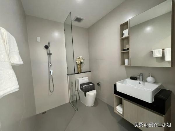 只要100多萬的泰國三層別墅，6米挑高玻璃窗，比千萬豪宅還大氣