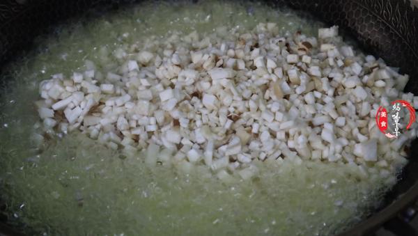 農村奶奶做了50年的辣椒醬，配方毫無保留地告訴你，夾饃拌麵都香