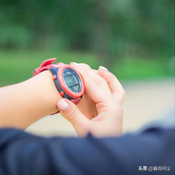 徒步、登山、野外作業必備,從低端到高階,12款戶外手錶大比評 徒步、登山、野外作業必備,從低端到高階,12款戶外手錶大比評