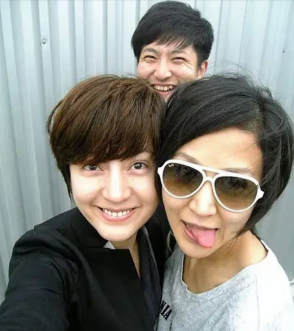 倪大紅是倪萍的妹夫、韓紅張一山是姑侄,沒想到這些明星互為親戚 倪大紅是倪萍的妹夫、韓紅張一山是姑侄,沒想到這些明星互為親戚