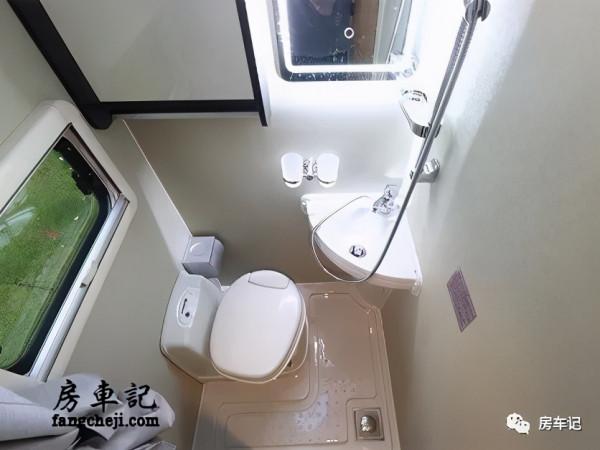 時尚美學兼顧!小身材大味道!2021款宇通C520小頂房車 時尚美學兼顧!小身材大味道!2021款宇通C520小頂房車