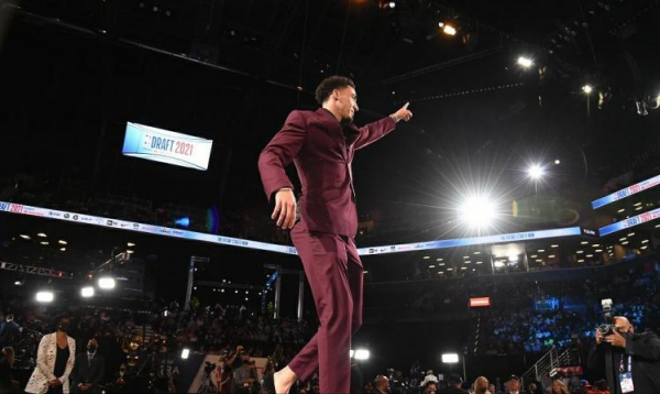 今年的13號籤,又選中1個天才!NBA首秀爆砍27+5,對飆三球!厲害 今年的13號籤,又選中1個天才!NBA首秀爆砍27+5,對飆三球!厲害