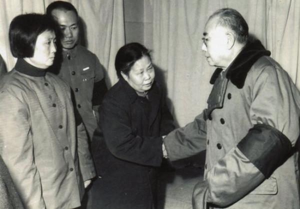 他曾擔任北京市委第一書記，六十二歲官至副國級，1978年卻被免職