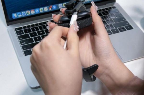 偶遇一款無線單邊通訊耳機,這是對打工人的關懷? 偶遇一款無線單邊通訊耳機,這是對打工人的關懷?