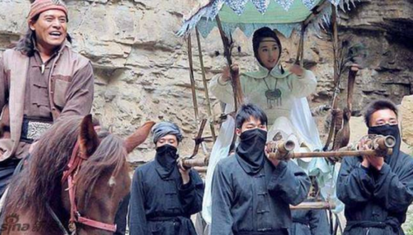 80年代“座山雕”：學張作霖建百人“軍隊”，和6個女人共同生活