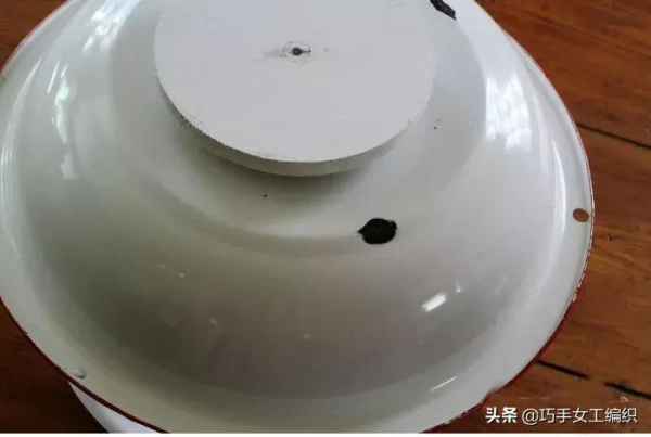 把廢舊的盤子碟子用這個方法摞起來，沒想到收納太強大了