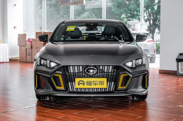 廣汽傳祺影豹，外觀靈動，軸距2736MM，起步價9.83萬起，價效比高