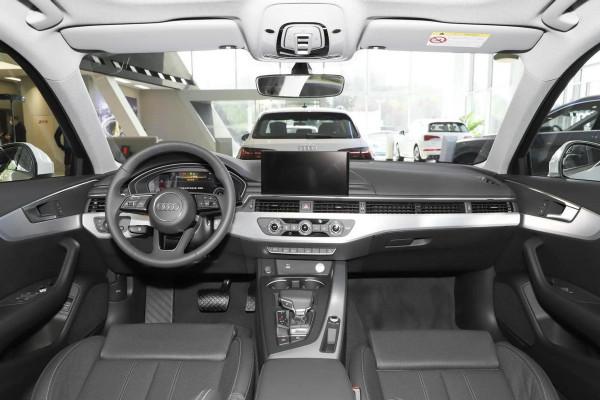 全新奧迪A4L到店實拍，標配2.0T動力，軸距2908mm，30.68萬起