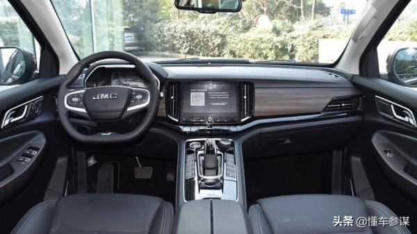 外觀霸氣、動力強勁,這款硬派越野車柴油、汽油隨你選 外觀霸氣、動力強勁,這款硬派越野車柴油、汽油隨你選