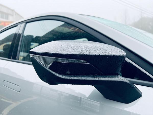 電動尾翼/閥門排氣/彈射起步全部到位 首試全新長安UNI-V