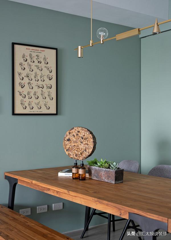 好喜歡這樣沉靜安寧的氛圍，就像置身在濃郁的森林之中，超級解壓