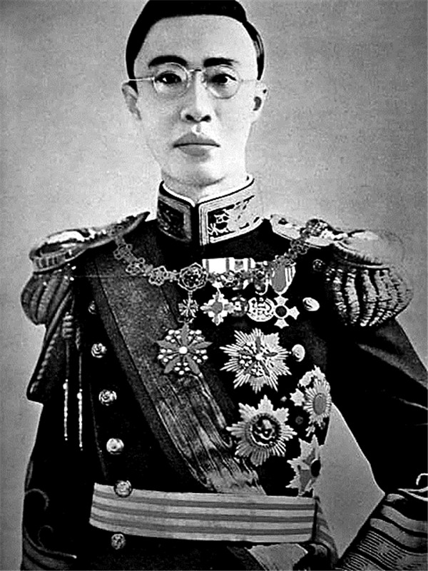 趙炳南，解放前跪著給溥儀看病，周恩來卻拉著他手說你是我的朋友