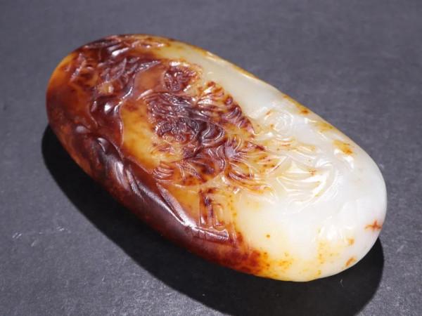 舊藏「和田玉籽料 祥龍 原石雕」 舊藏「和田玉籽料 祥龍 原石雕」