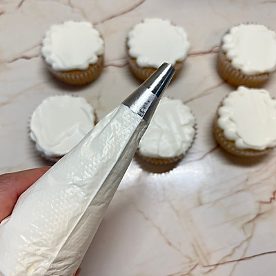 #金龍魚精英100%烘焙大師賽-愛好組-低筋#聖誕紙杯蛋糕