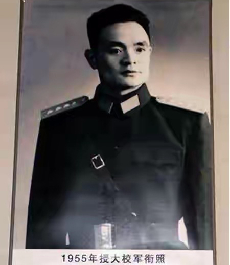 1988年恢復軍銜,有兩大軍區司令員授中將,為何政委卻是上將? 1988年恢復軍銜,有兩大軍區司令員授中將,為何政委卻是上將?