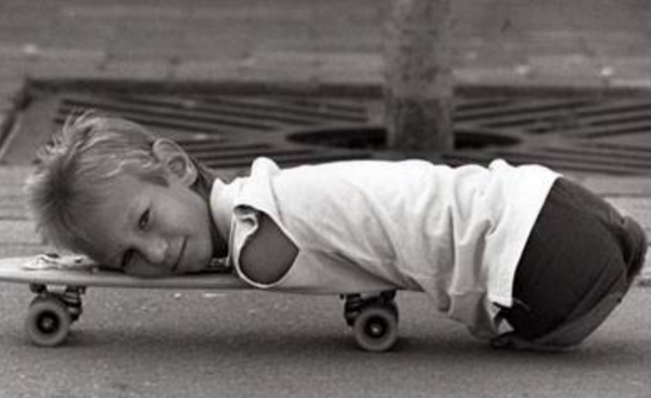 1982年，那個天生沒有四肢的澳大利亞男子尼克&CenterDot;胡哲，後來怎樣了