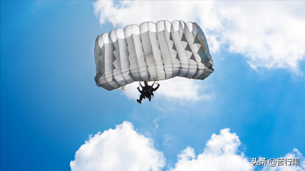 人生：與其作繭自縛，不如超越自我