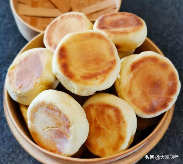 玉米麵加雞蛋，用開水一燙，做出快手早餐，膨鬆柔軟，比包子好吃