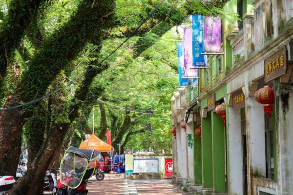 景色比三亞好,這座有山有海、好吃又便宜的城市,終於要藏不住了 景色比三亞好,這座有山有海、好吃又便宜的城市,終於要藏不住了