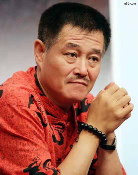 同是趙本山的基因，前妻女兒和後妻女兒一對比，差距就出來了