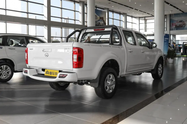 售價不足10萬，長城皮卡風駿7超值版和精英版，誰更值得擁有