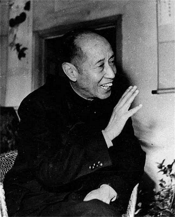 臧克家改《沁園春·雪》中一字，毛主席看後連連稱讚：就按你的改