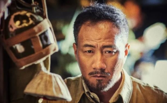 油頭粉面就不要演軍人了!這6位演員告訴你,什麼才叫英姿颯爽 油頭粉面就不要演軍人了!這6位演員告訴你,什麼才叫英姿颯爽