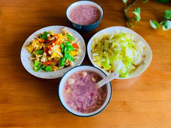 中年夫婦為遠離大肚腩、水桶腰，午餐這樣吃，朋友：可以效仿