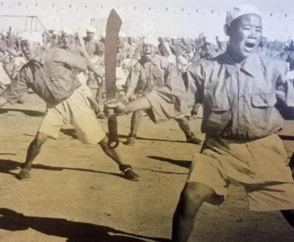 徐向前回憶馬家軍：騎兵多，速度極快，辛苦走一夜，倆鐘頭被追上