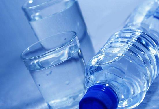 千滾水、隔夜水、陰陽水、礦泉水不能喝嗎?醫生一一給你講清楚 千滾水、隔夜水、陰陽水、礦泉水不能喝嗎?醫生一一給你講清楚