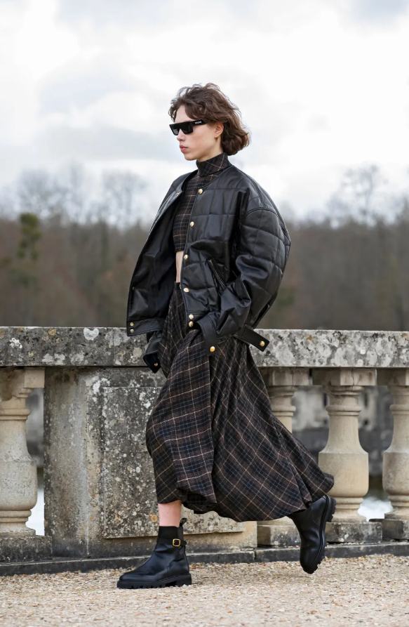 50+女人的衣品，從外套就能判斷出來，這4件顯氣質還保暖