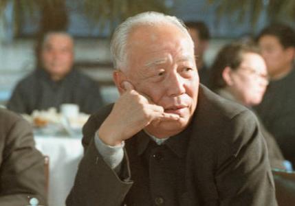 他官至正國級,擔任副總理多年,把長子送去勞動,讓幼子駐守邊疆 他官至正國級,擔任副總理多年,把長子送去勞動,讓幼子駐守邊疆